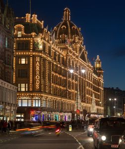 505px-Harrods_at_Night,_London_-_Nov_2012